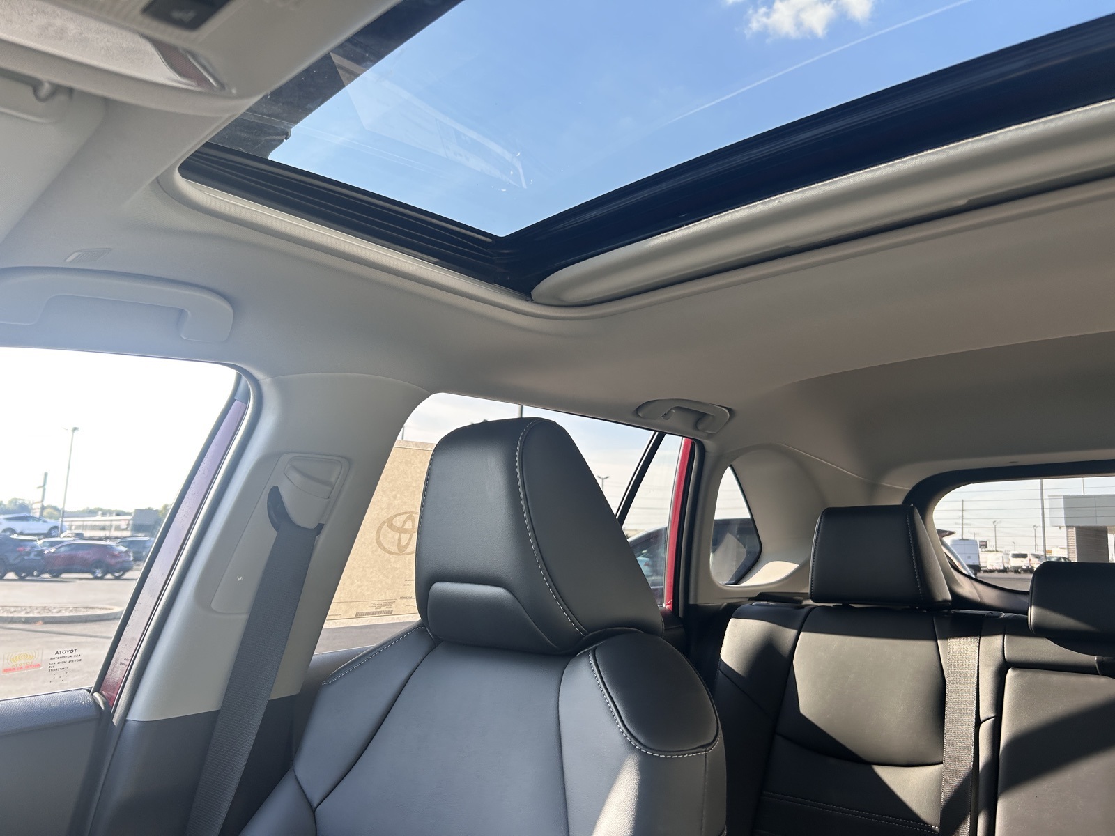 2025 Toyota RAV4 XLE Premium photo 24