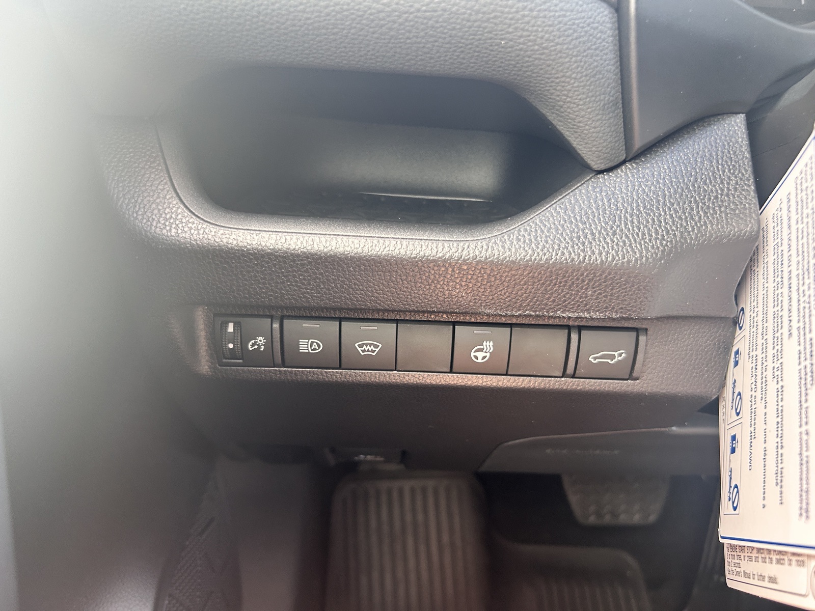 2025 Toyota RAV4 XLE Premium photo 26