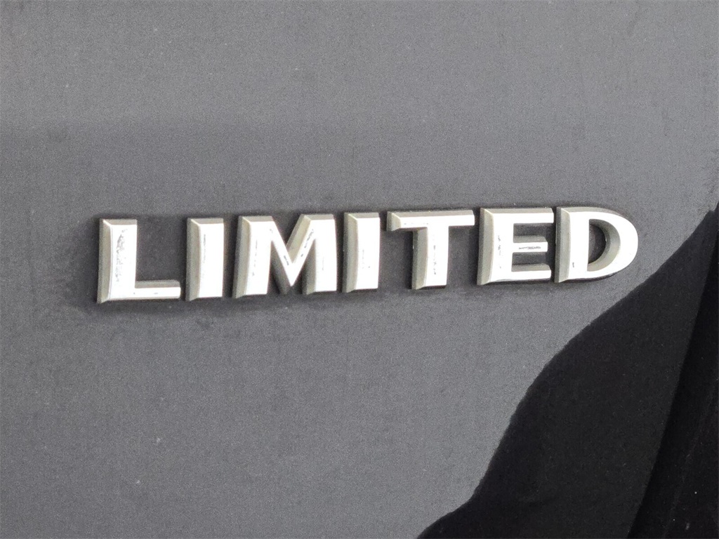 used 2021 Jeep Grand Cherokee car, priced at $18,498