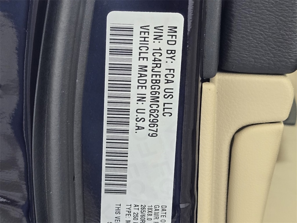 used 2021 Jeep Grand Cherokee car, priced at $18,498