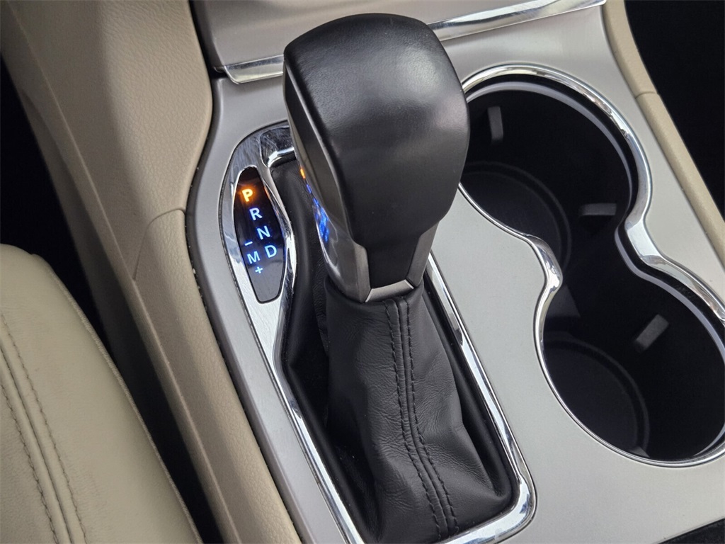 used 2021 Jeep Grand Cherokee car, priced at $18,498