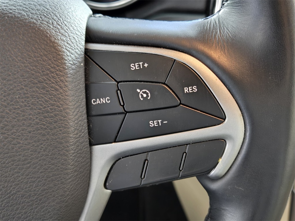 used 2021 Jeep Grand Cherokee car, priced at $18,498