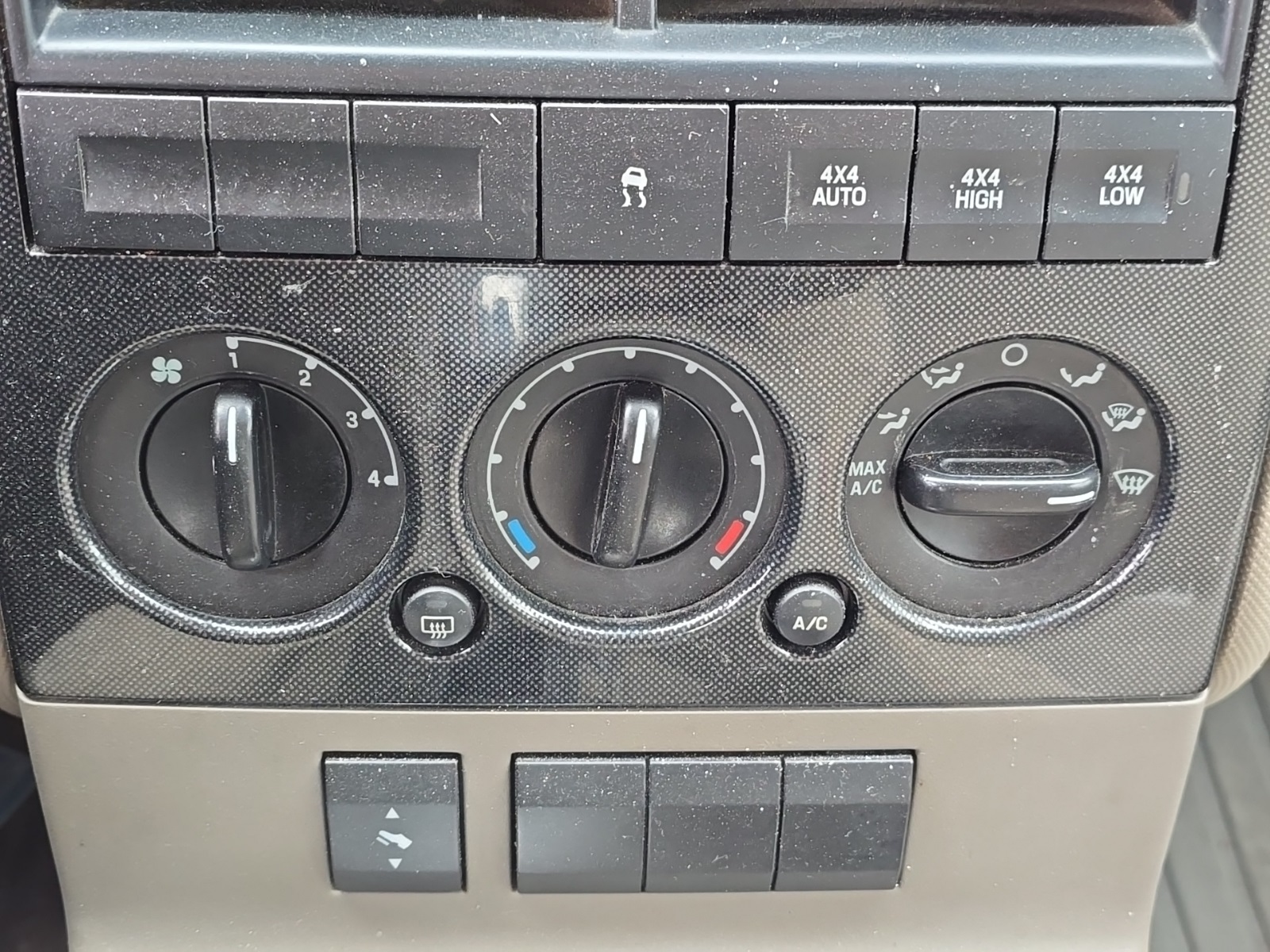 used 2006 Ford Explorer car, priced at $2,900