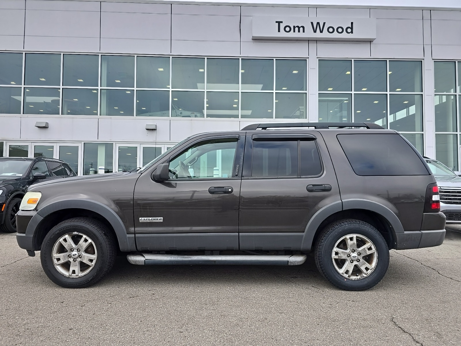used 2006 Ford Explorer car, priced at $2,900