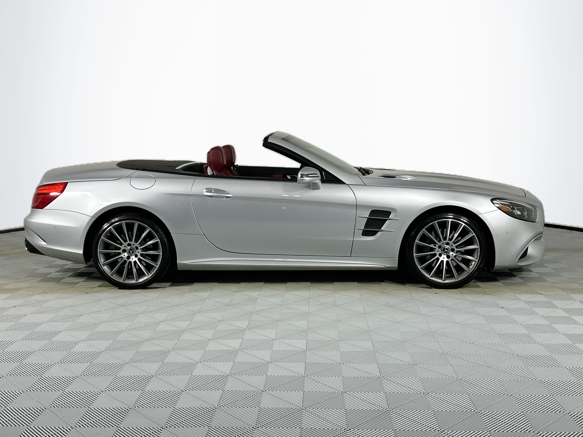 used 2020 Mercedes-Benz SL-Class car, priced at $59,993