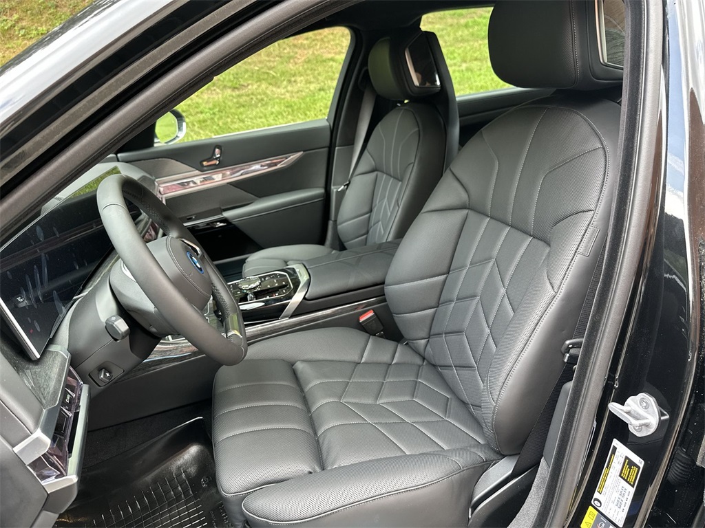 i7 xDrive60