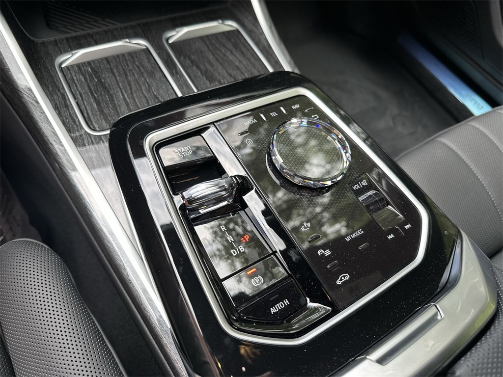i7 xDrive60