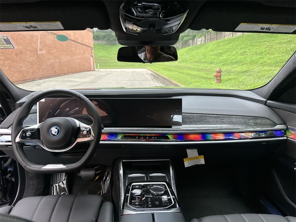 i7 xDrive60
