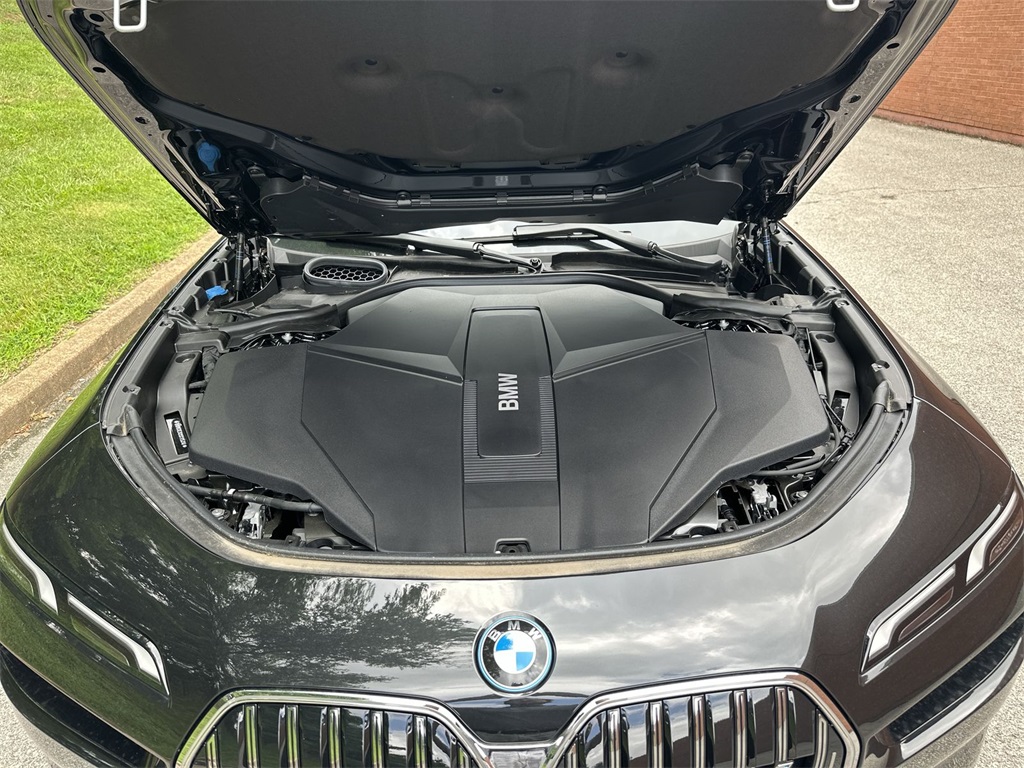 i7 xDrive60