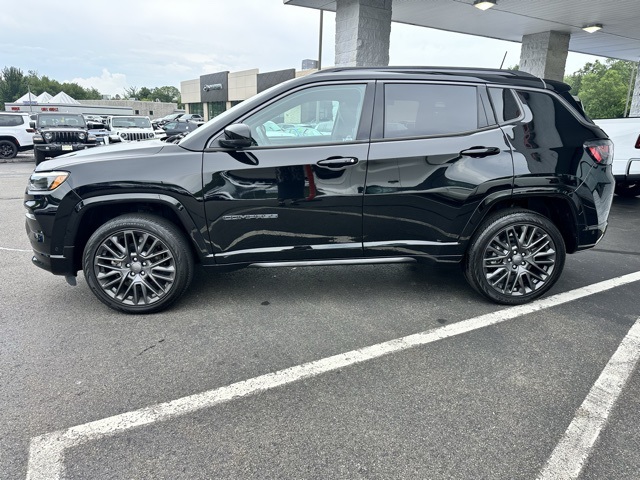 2022 Diamond Black Crystal Pearlcoat Jeep Compass High Altitude 4X4 SUV