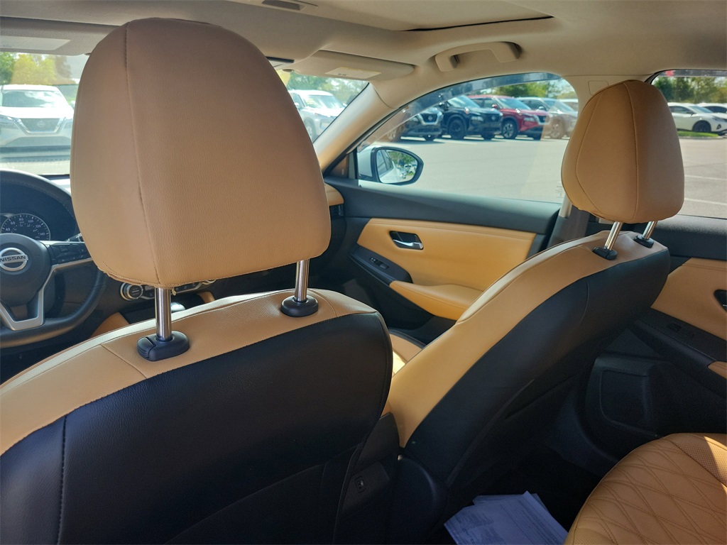 2022 Aspen White TriCoat Pearl Nissan Sentra SV FWD Sedan