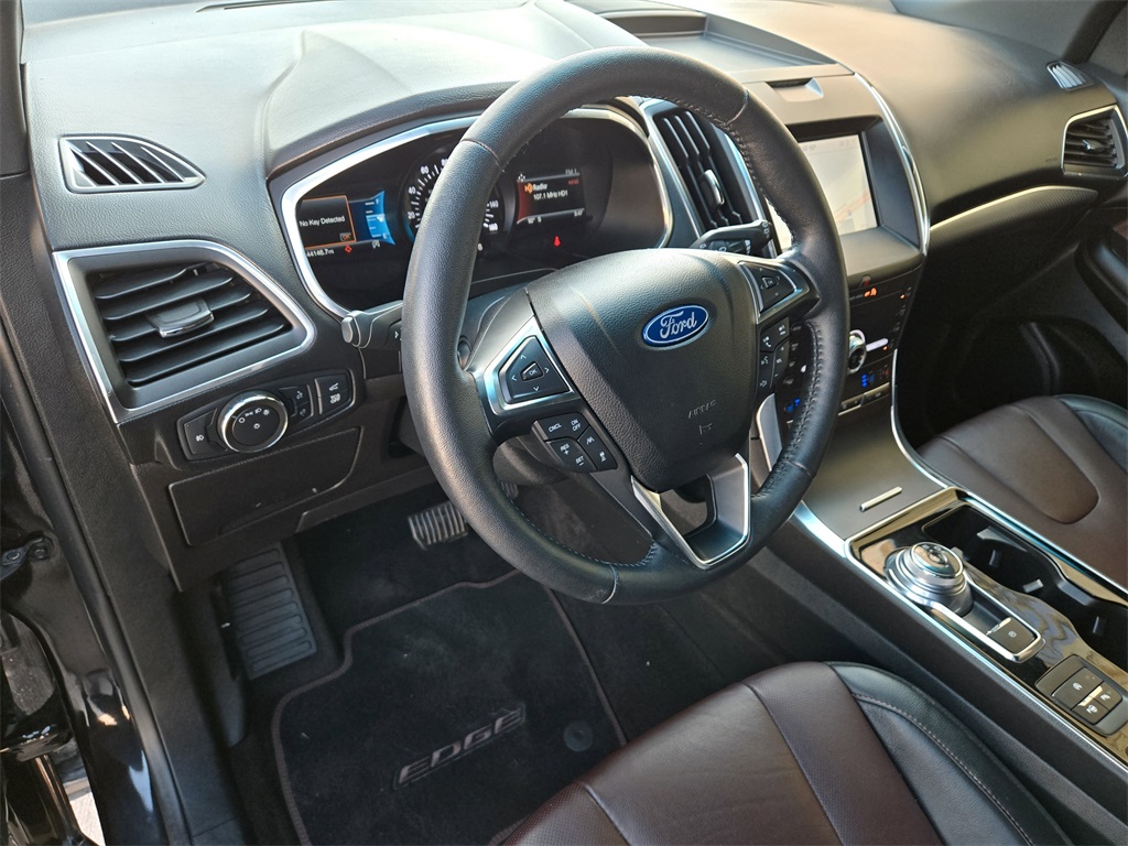 2020 Ford Edge Titanium photo 11