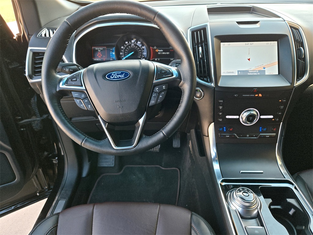 2020 Ford Edge Titanium photo 13