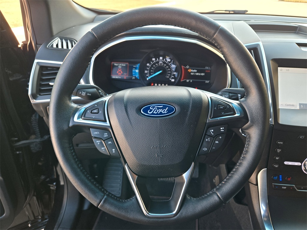 2020 Ford Edge Titanium photo 14