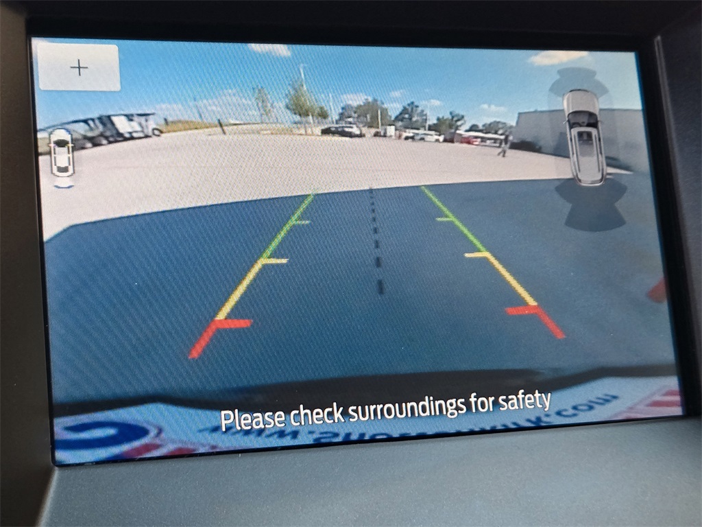2020 Ford Edge Titanium photo 18