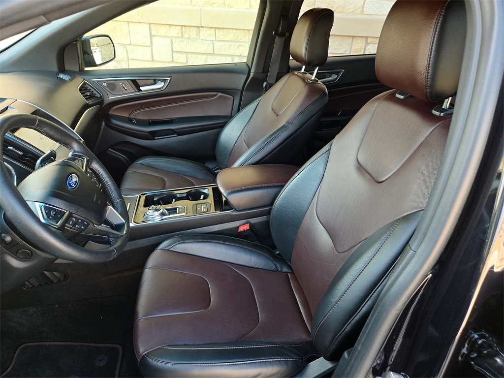 2020 Ford Edge Titanium photo 24