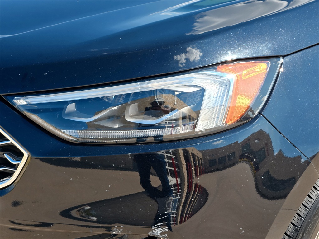 2020 Ford Edge Titanium photo 3