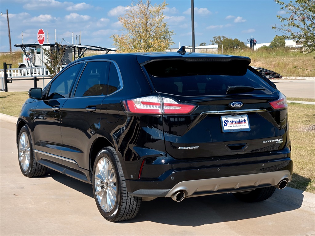 2020 Ford Edge Titanium photo 5