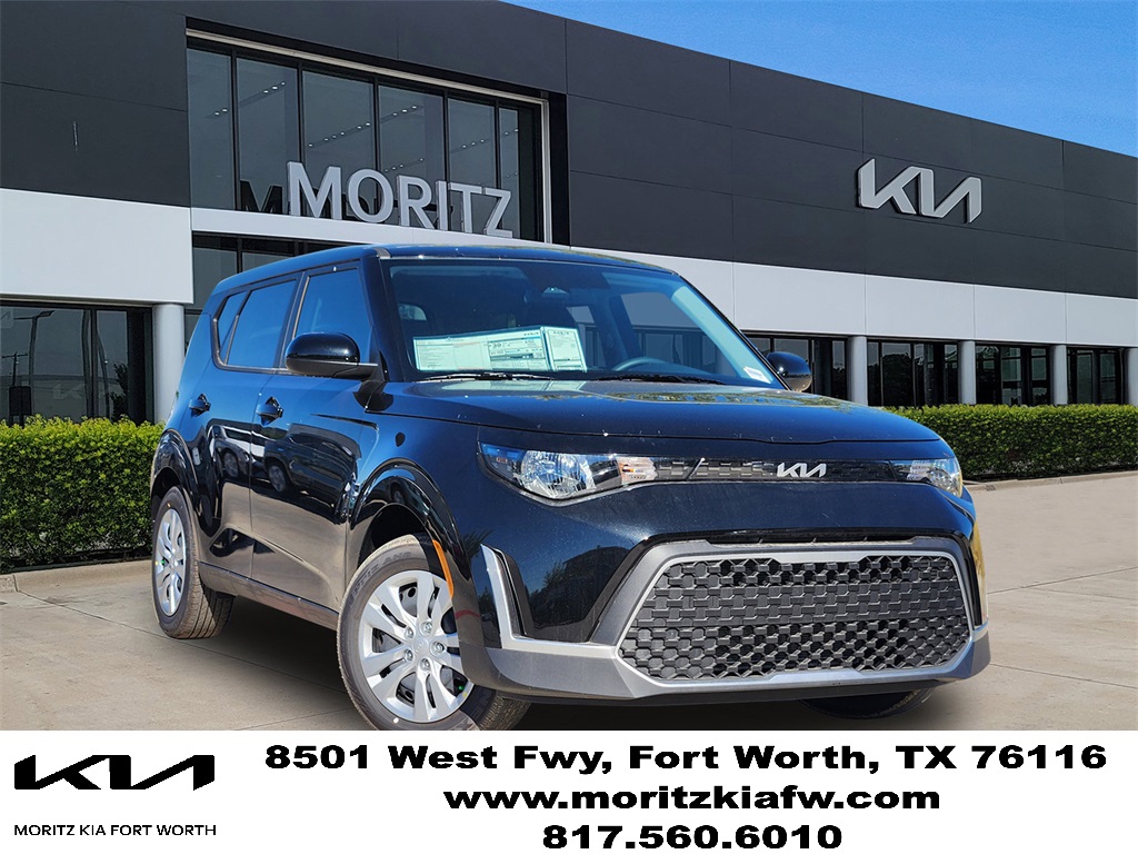 2025 Kia Soul LX's photo
