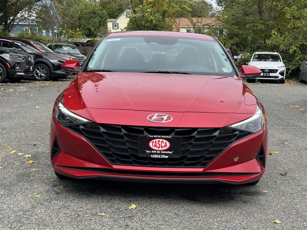 2023 Hyundai Elantra SEL photo 2