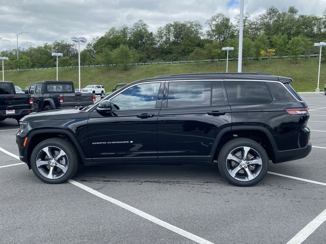 new 2025 Jeep Grand Cherokee L car, priced at $42,090