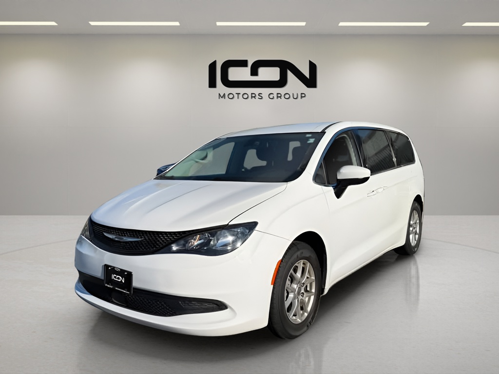 2022 Chrysler Voyager
