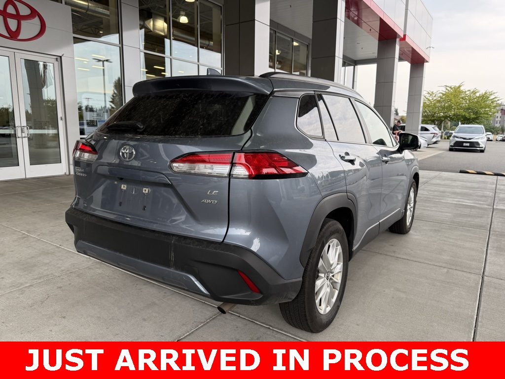 Used 2024 Toyota Corolla Cross LE with VIN 7MUCAABG0RV086002 for sale in Northfield, Minnesota