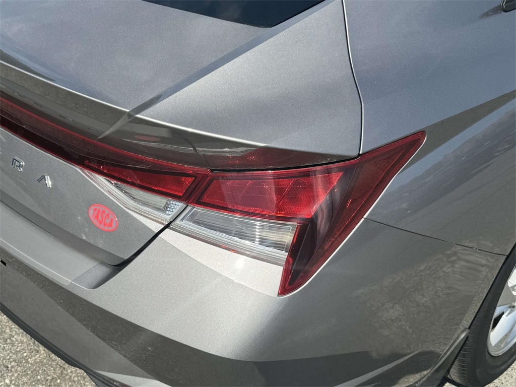 2023 Hyundai Elantra SE photo 10