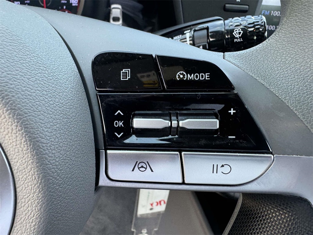 2023 Hyundai Elantra SE photo 19