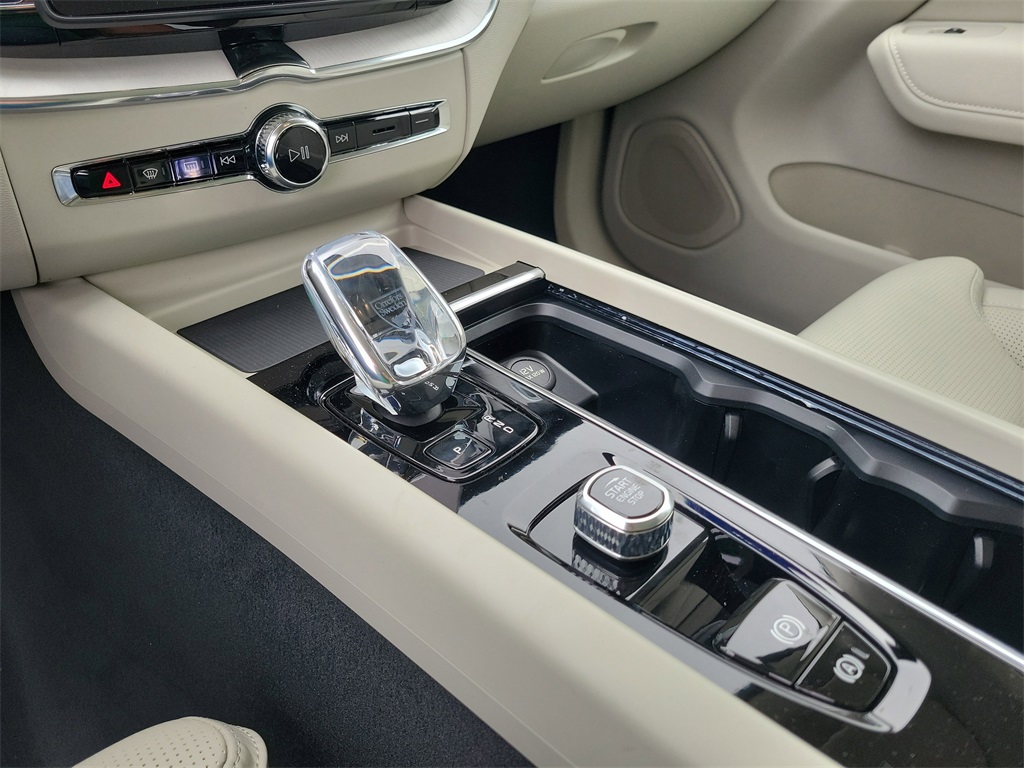 new 2026 Volvo XC60 Plug-In Hybrid car, priced at $72,735