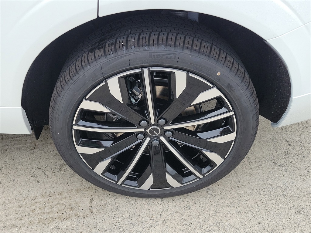 new 2026 Volvo XC60 Plug-In Hybrid car, priced at $72,735