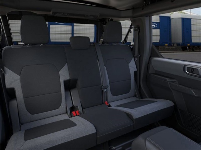 2025 Ford Bronco Base photo 8