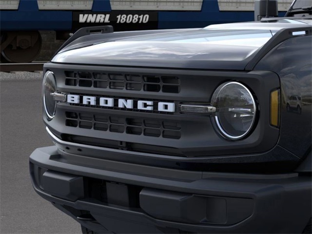 2025 Ford Bronco Base photo 15