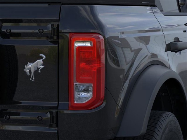 2025 Ford Bronco Base photo 19