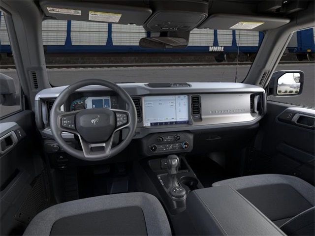 2025 Ford Bronco Base photo 7