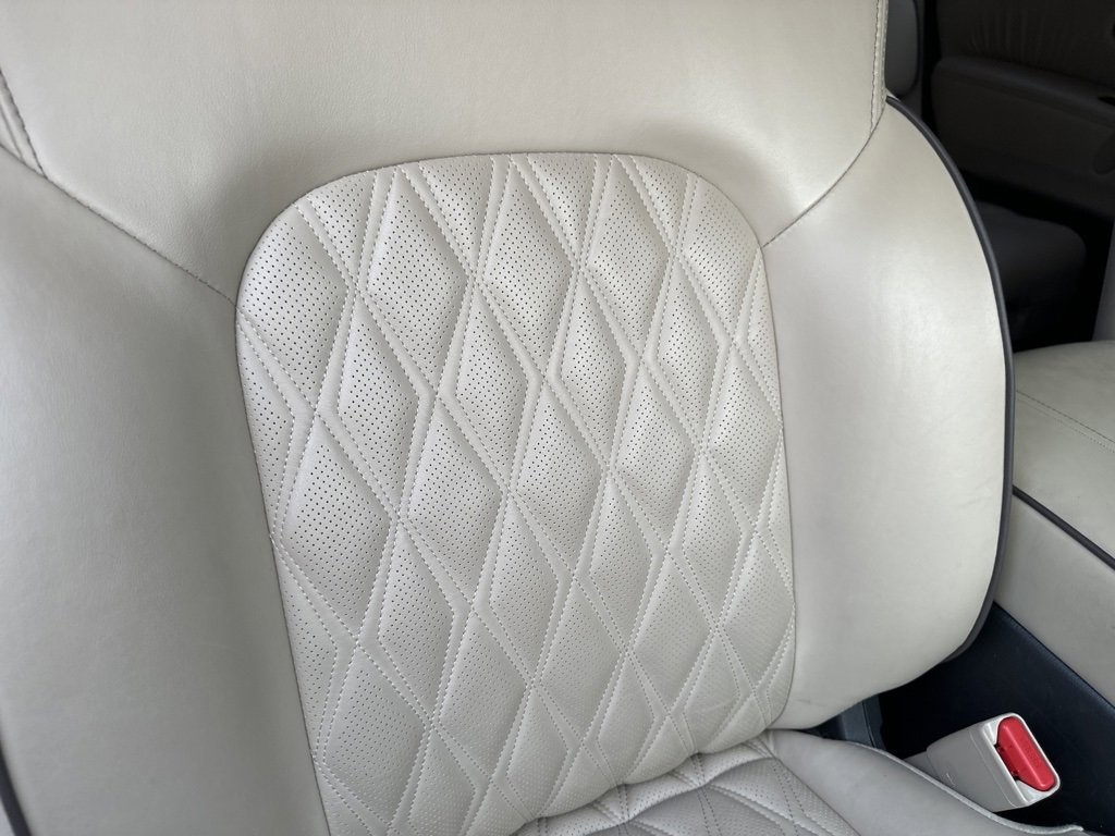 Used 2021 Blue Nissan Platinum image 41