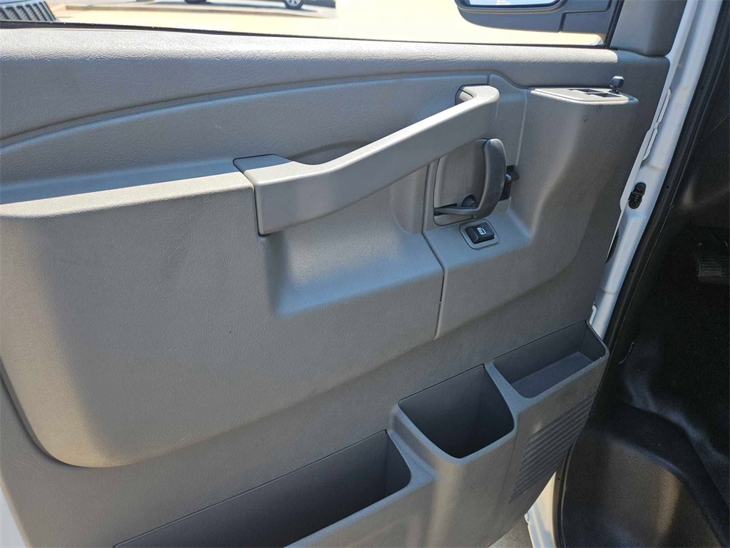 2023 Chevrolet Express 2500 Work Van photo 4