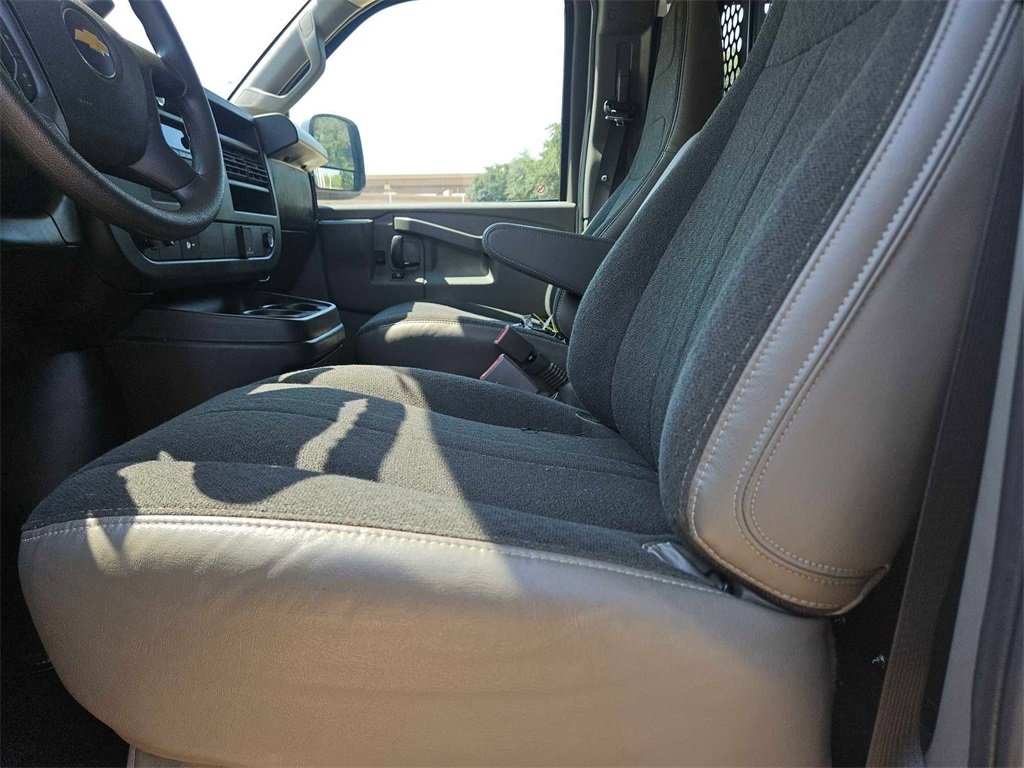 2023 Chevrolet Express 2500 Work Van photo 7