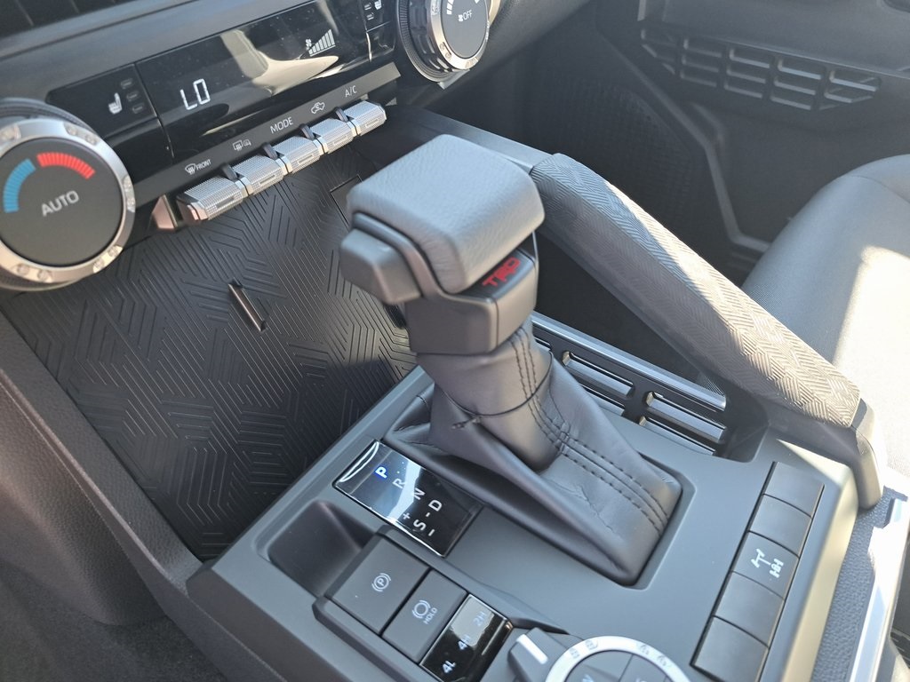 2025 Toyota Tacoma TRD Off-Road Double Cab photo 12