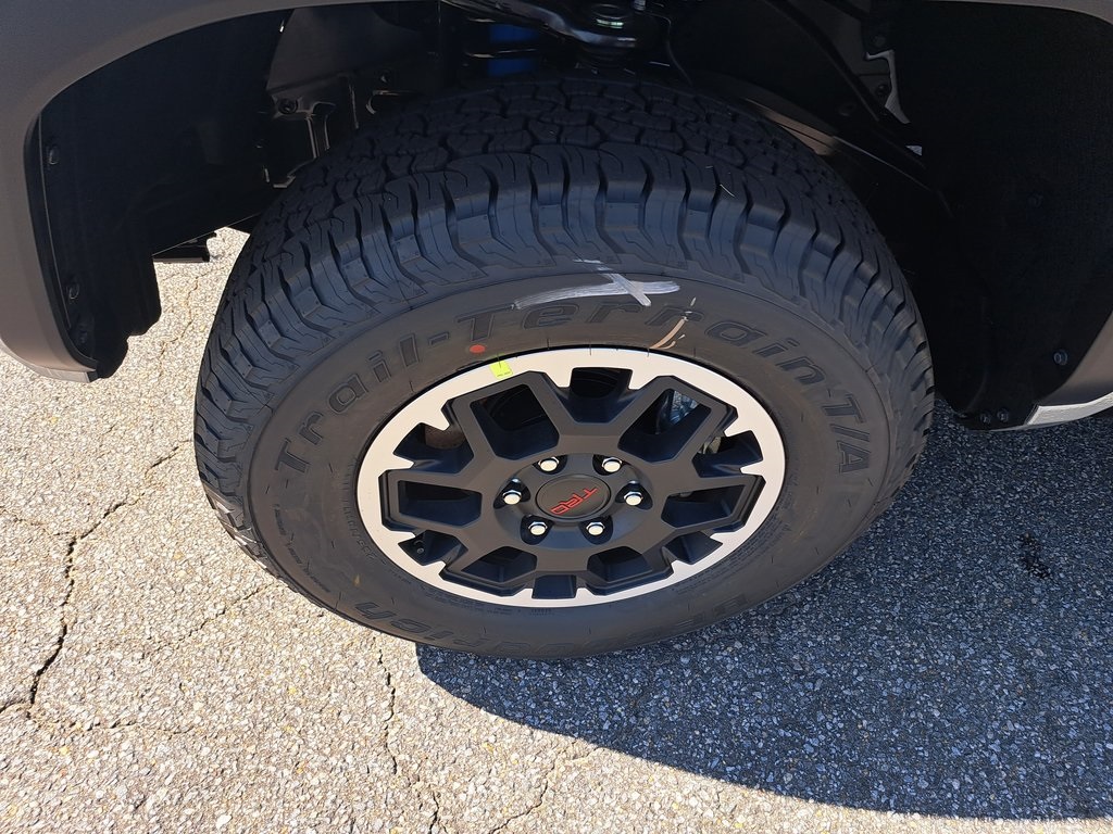 2025 Toyota Tacoma TRD Off-Road Double Cab photo 13