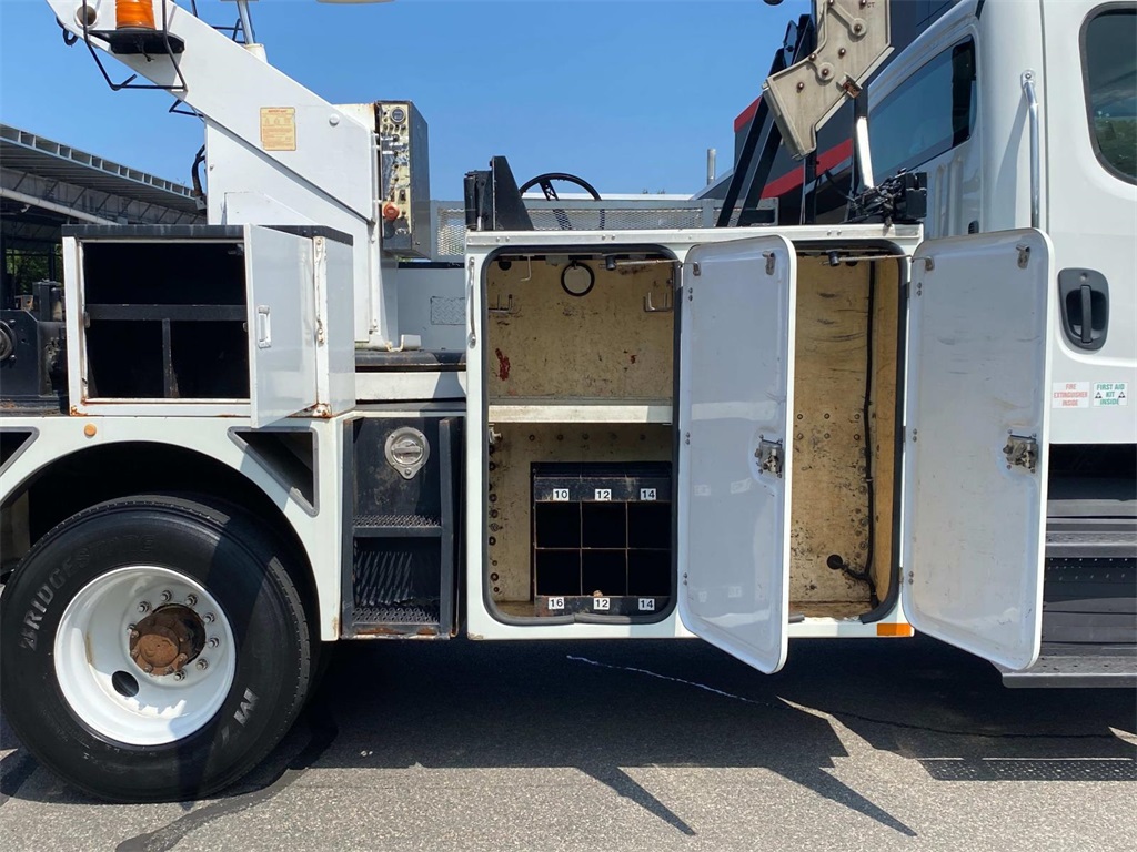 2015 White Freightliner 180SD Bucket/Boom ALTEC