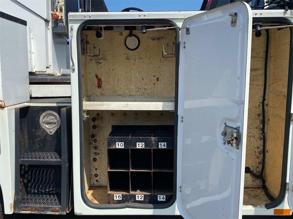2015 White Freightliner 180SD Bucket/Boom ALTEC