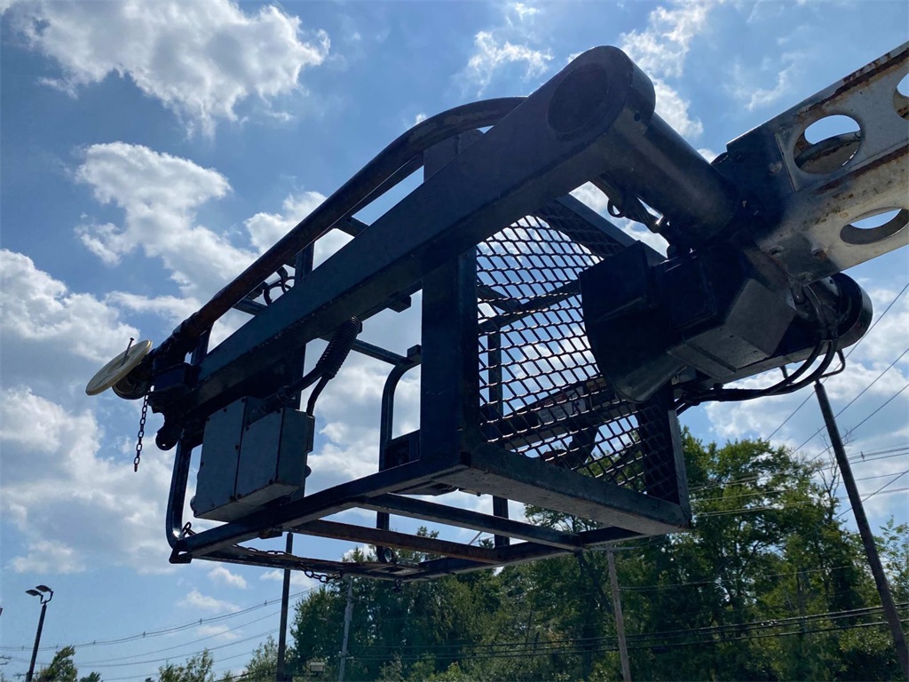 2015 White Freightliner 180SD Bucket/Boom ALTEC