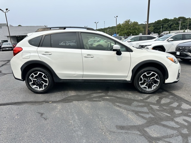 2016 Crystal White Pearl Subaru Crosstrek 2.0i Premium AWD SUV