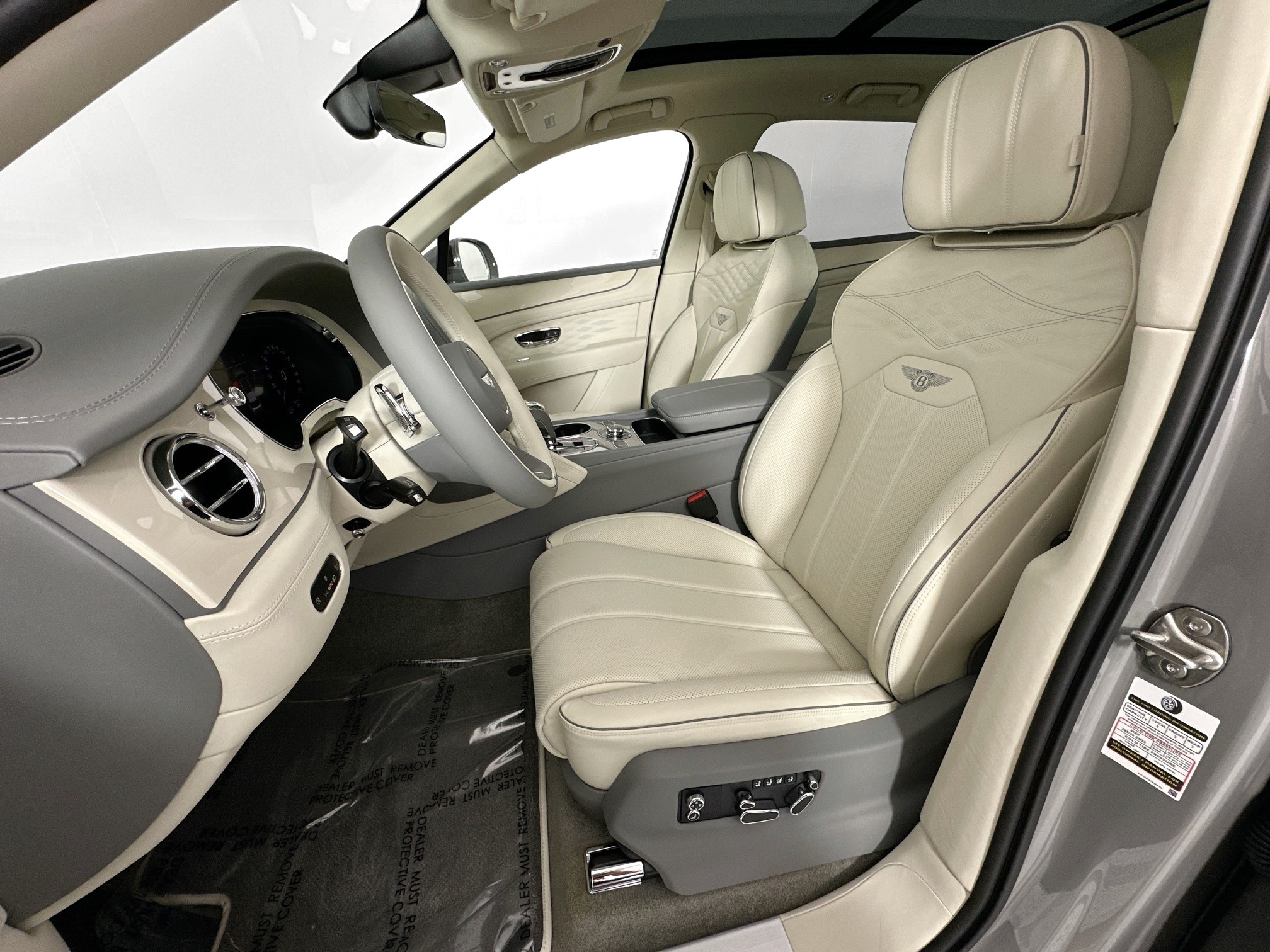 new 2025 Bentley Bentayga car