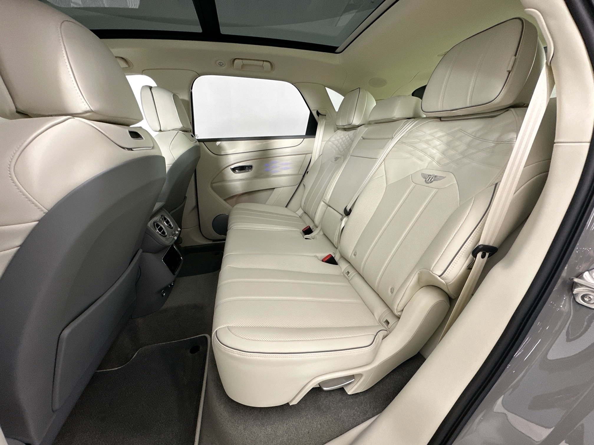 new 2025 Bentley Bentayga car