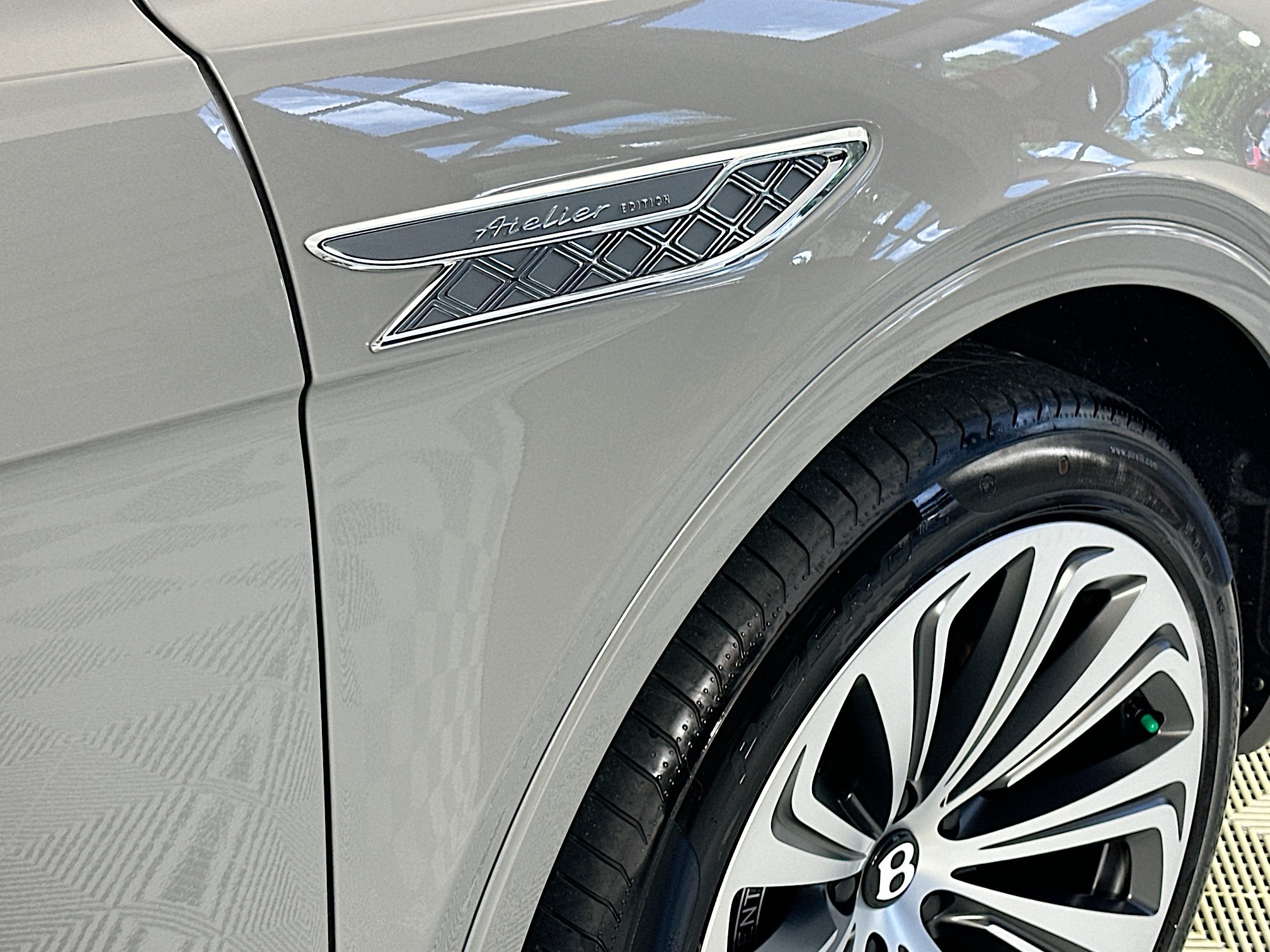 new 2025 Bentley Bentayga car