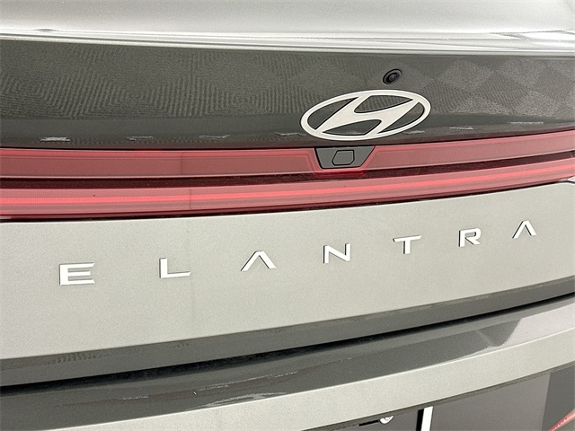 Elantra Hybrid Limited