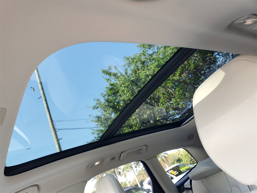 used 2023 Volvo XC60 car, priced at $31,495