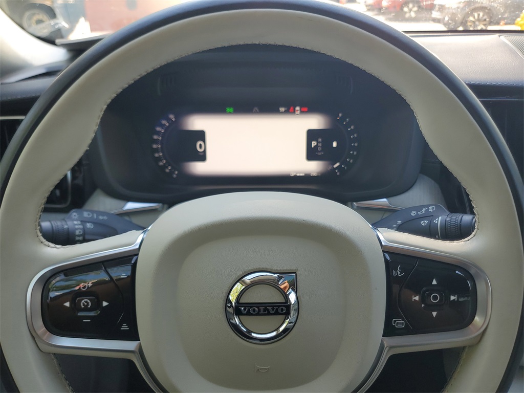 used 2023 Volvo XC60 car, priced at $31,495